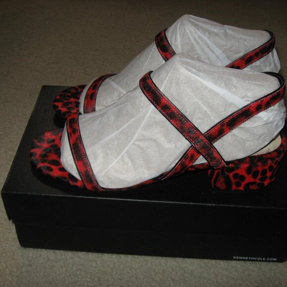 NEW Kenneth Cole Maisie Low Open Toe Block Heel Sandals Red Black Sz 9 NWT - Picture 4 of 8